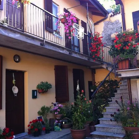 Il Portico Del Conte Bed & Breakfast *